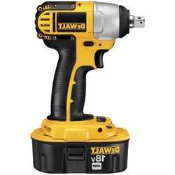 �������������� ������� �������� DeWALT DC 820 KB